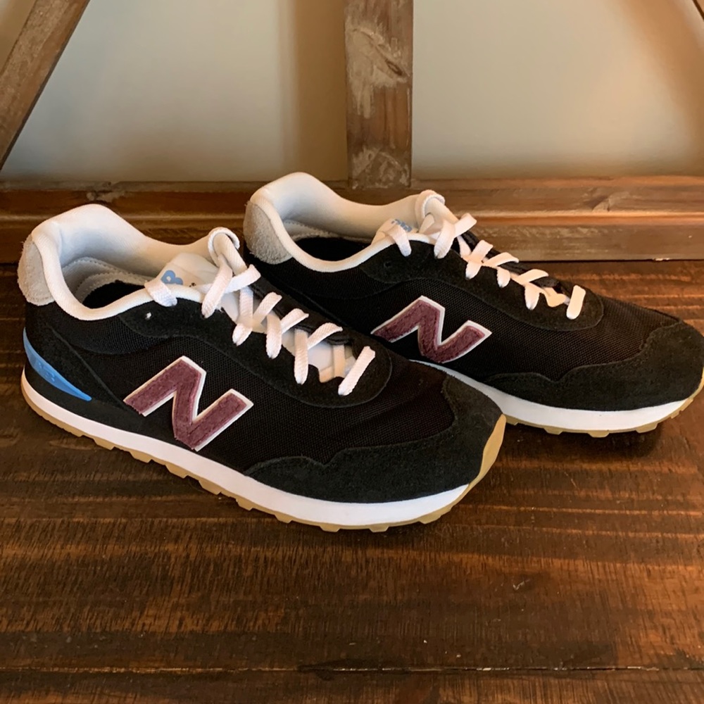 New Balance 515 men’s sneakers/shoes. Size 10. Excellent condition!